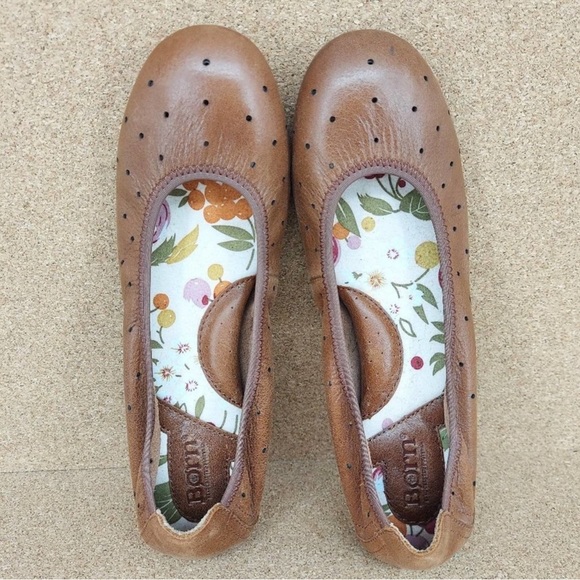 Born Womens Brown Leather Polka Dot Cutout Round Toe Slip On Ballet Flats Size 9 - Picture 3 of 5